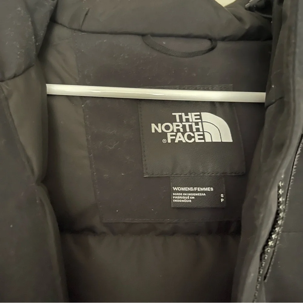 The North Face Women’s Arctic Parka black size S NWT - Picture 2 of 3